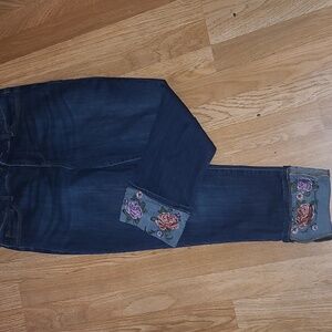 Euc Stitch star croo jeans size 14 women embroidered bottoms! Super  adorable